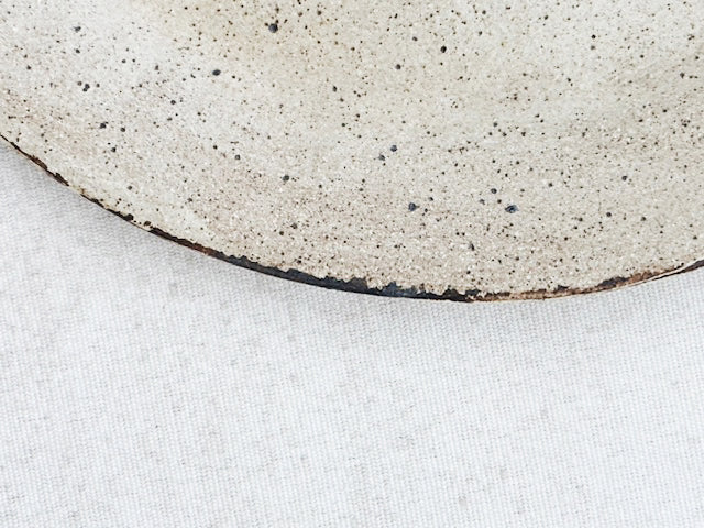 Prato Médio com Moldura Bordado