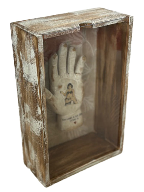 Hand In The Box Costura