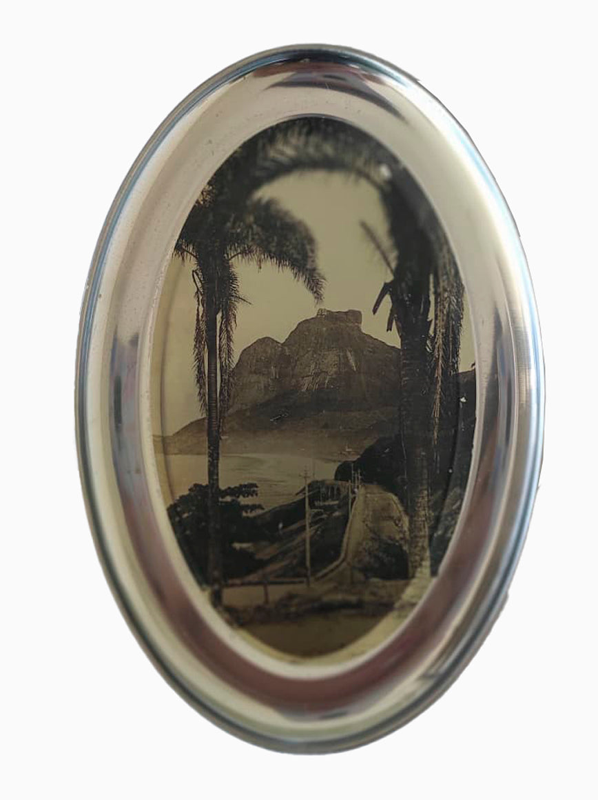 Quadro  em Metal  Oval Estampado