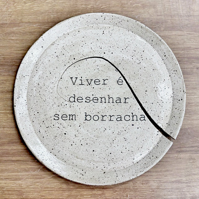 Prato com Borda Desenho sem Borracha